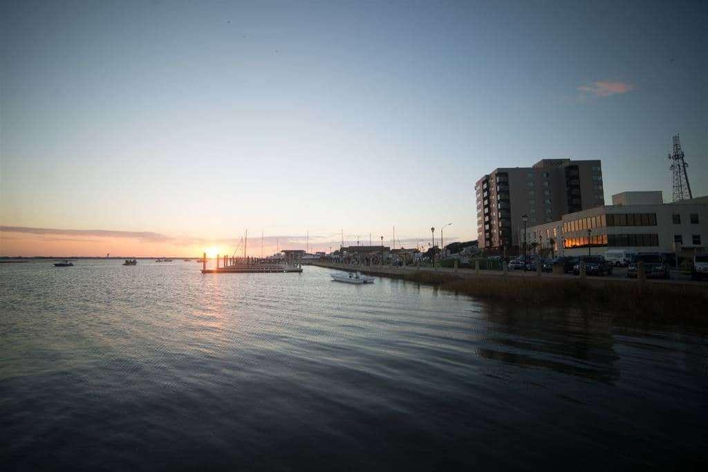 Bask Hotel At Big Rock Landing Моргед-Сіті Екстер'єр фото