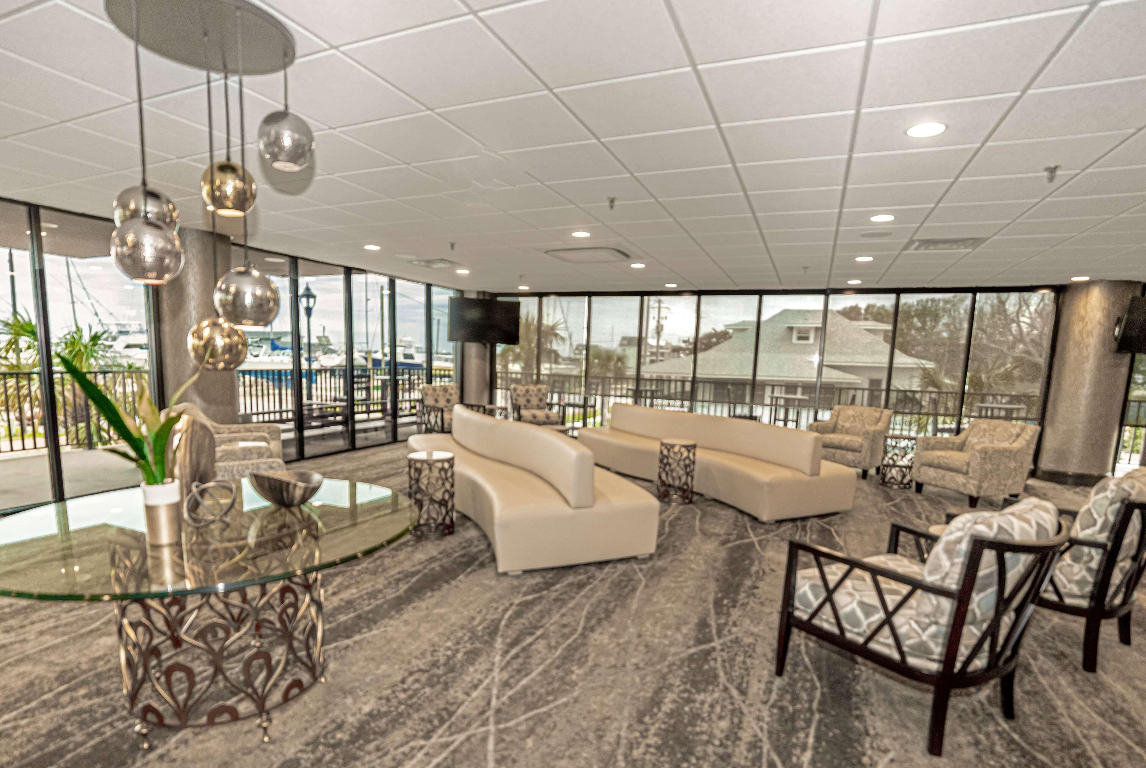 Bask Hotel At Big Rock Landing Моргед-Сіті Екстер'єр фото